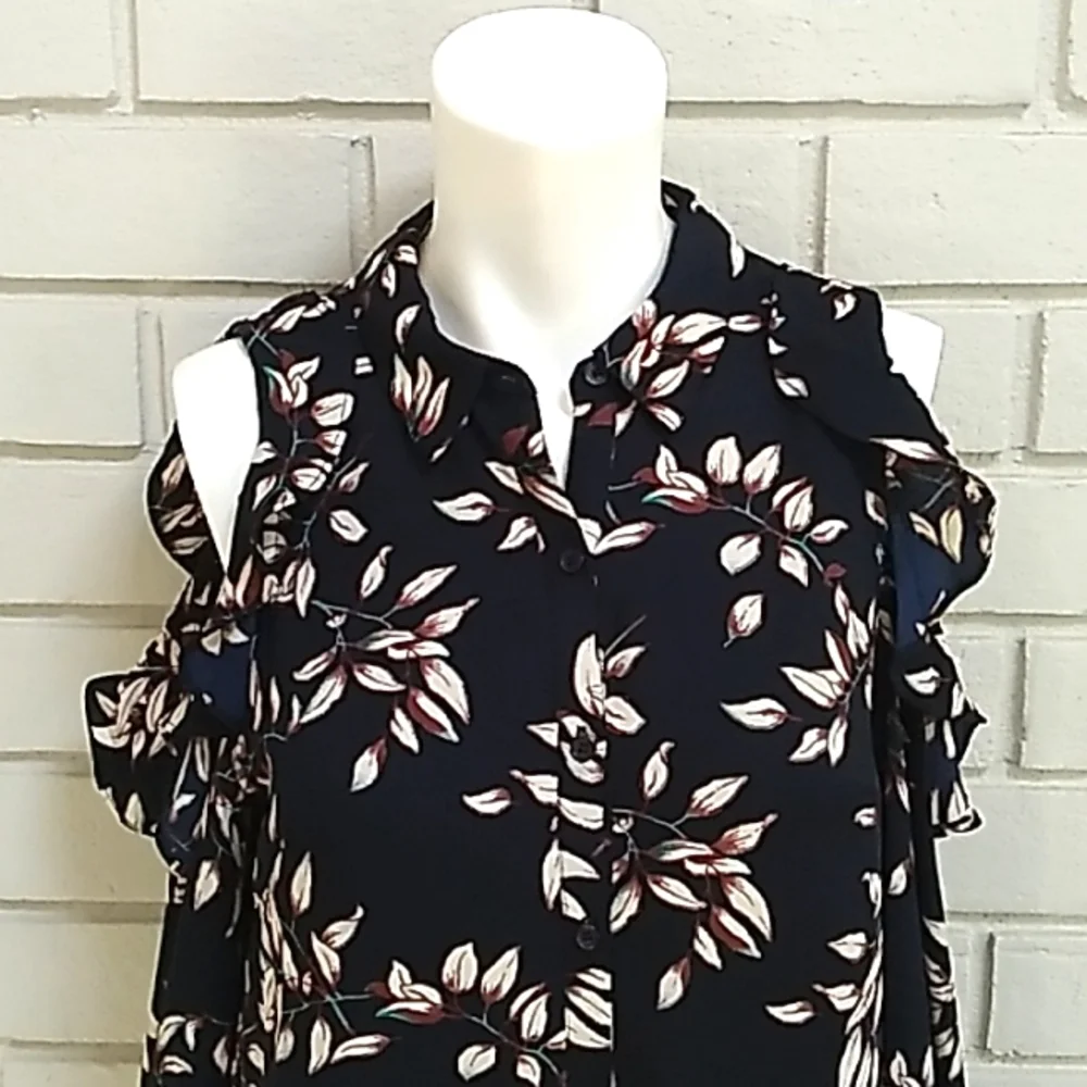 Collective Concepts Navy Ruffled Cold Shoulder Button Up Dress. Size Small - Picture 4 of 11